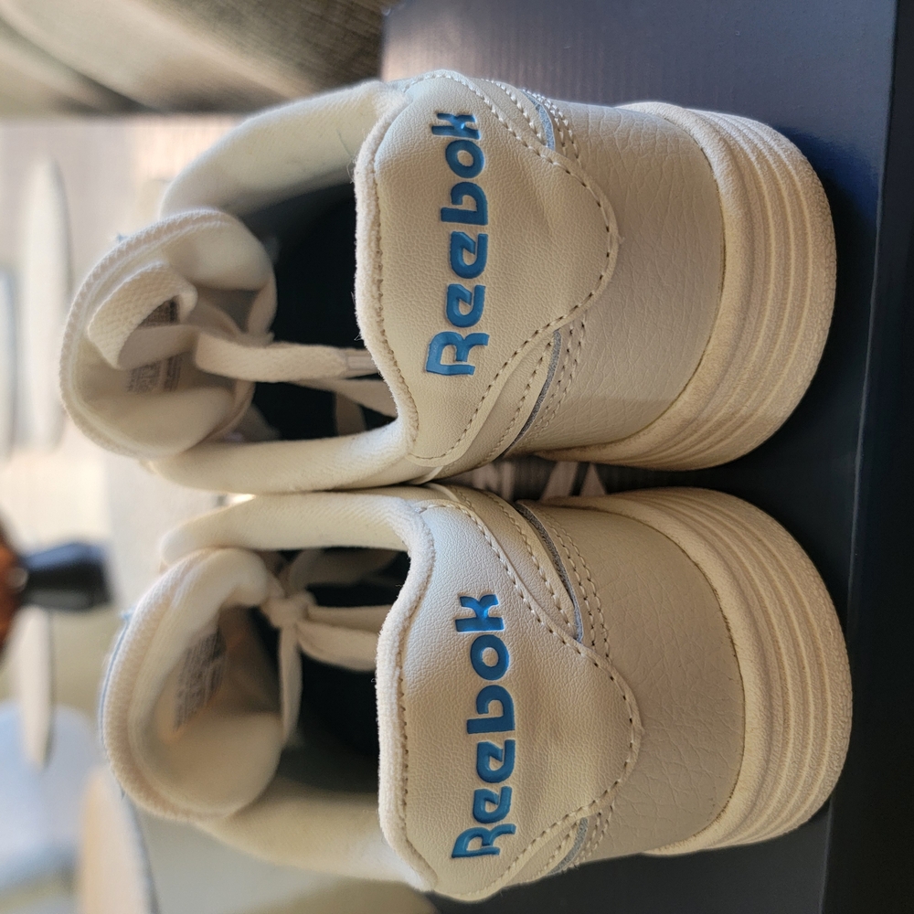 Reebok Cream Sneakers - Picture 6 of 9
